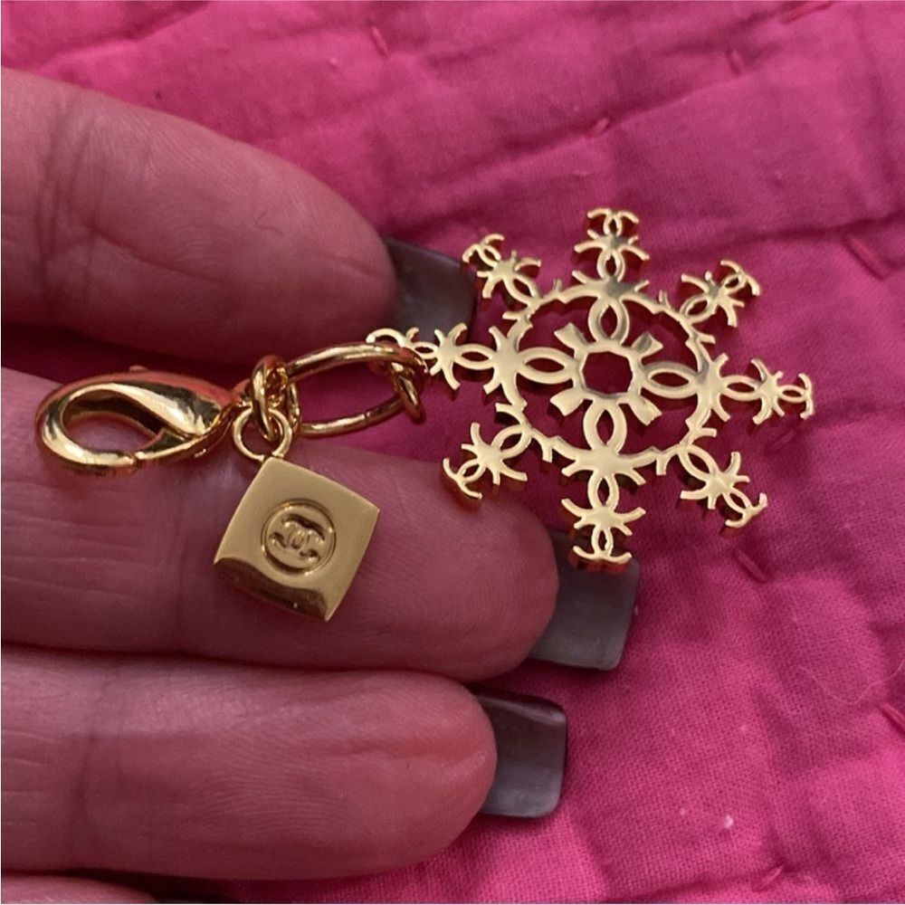 Chanel Gold Snowflake Charm, AUTHENTIC - Picture 2 of 4